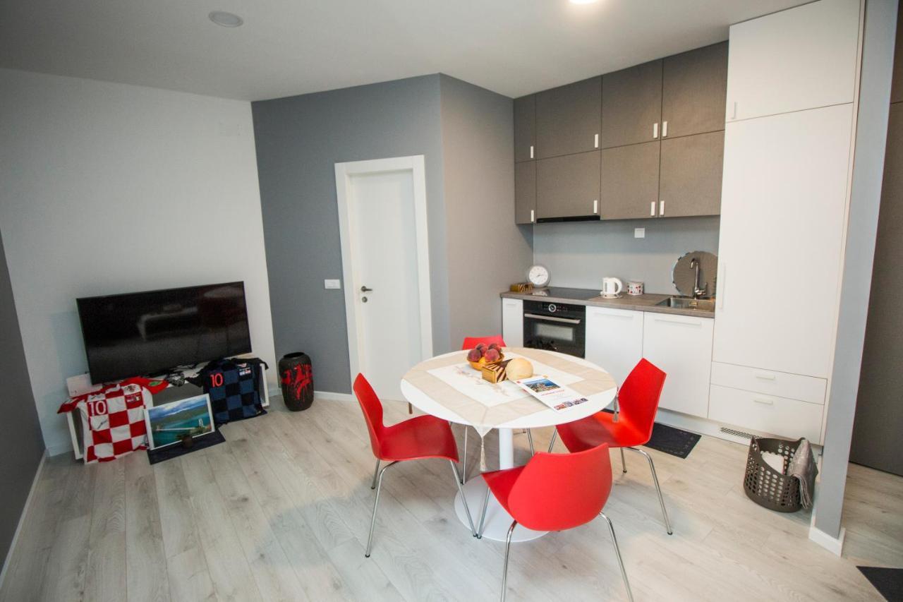 Apartman Gusar -Top Position, Close To The Center And The Beach, Fully Equipped Omiš Extérieur photo